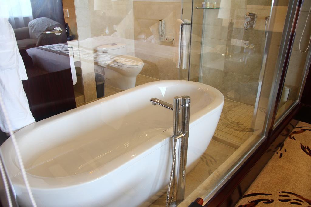 Huafang Jinling International Hotel Zhangjiagang Oda fotoğraf